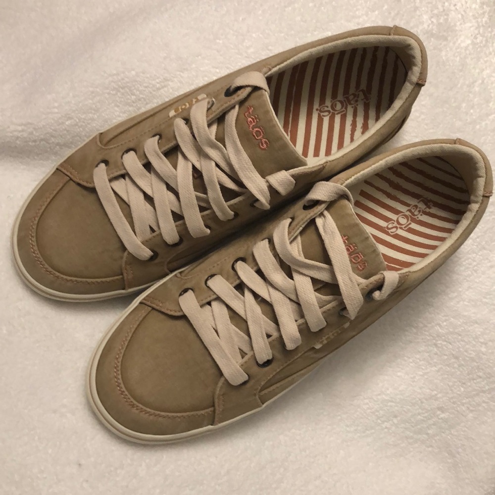 Taos Moc star canvas sneakers